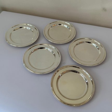 סט 5 צלחות כסף וינטג' בעיצוב קלאסי