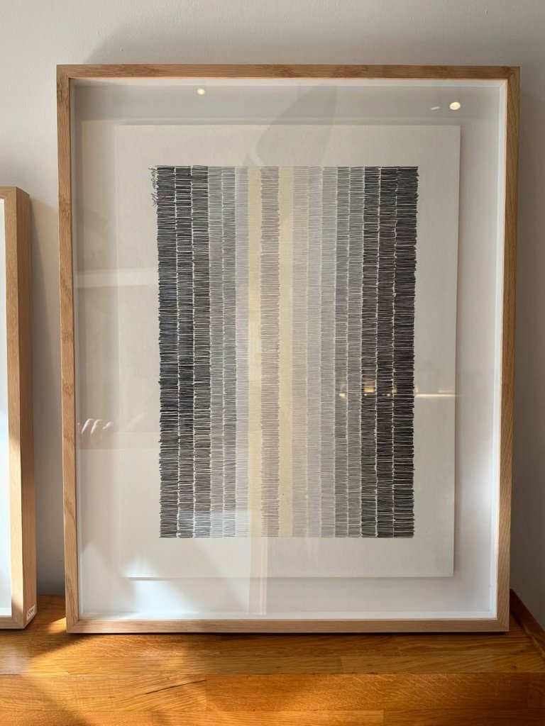 ציור קווים מקורי - גוונים אפורים