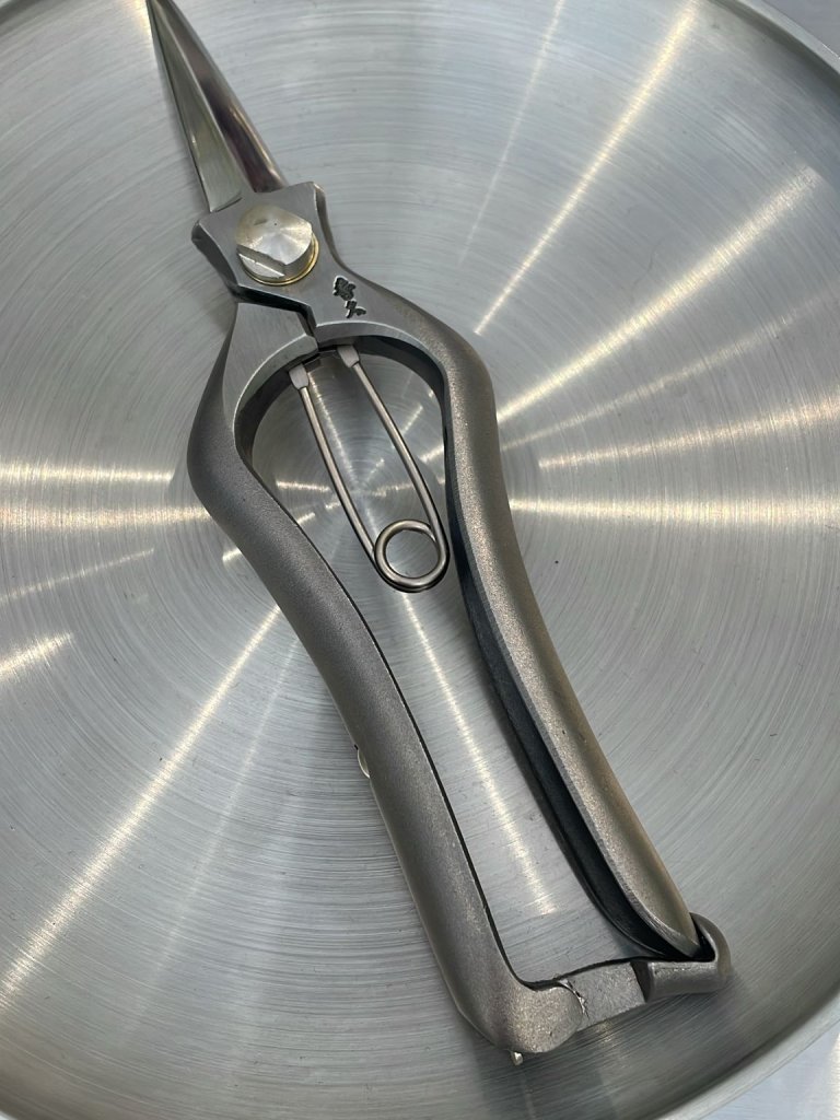 Japanese Traditional Pruning Secateurs T-517