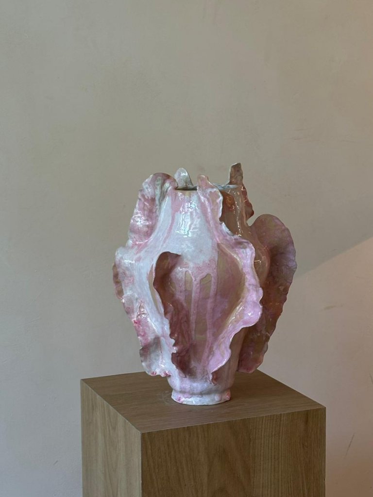 אגרטל קרמיקה ורוד בעבודת יד – אלינה בזק