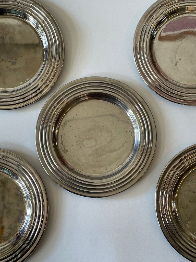 סט תחתיות כסף קלאסיות עם שוליים מדורגים