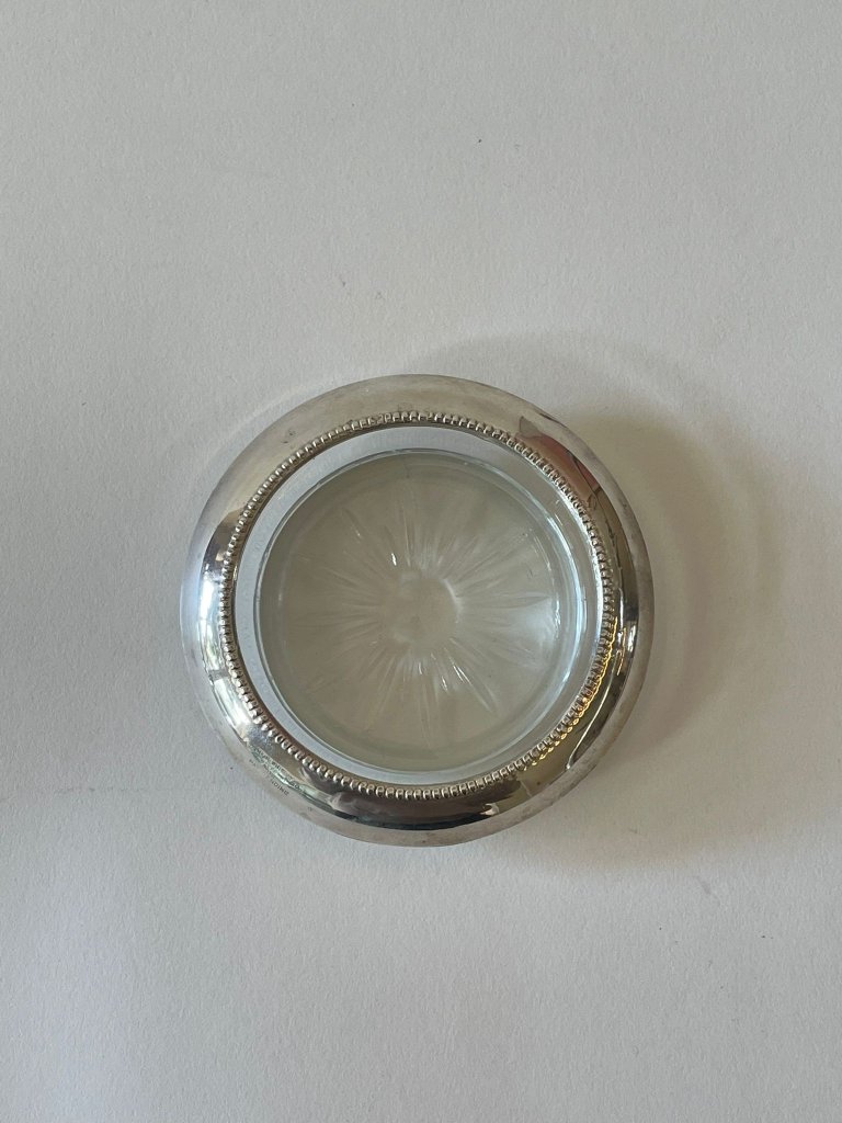 צלוחית זכוכית עם מסגרת כסף מעוטרת #2