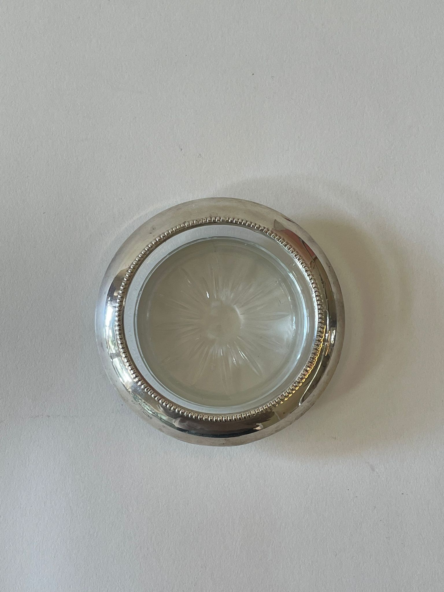 צלוחית זכוכית עם מסגרת כסף מעוטרת #2